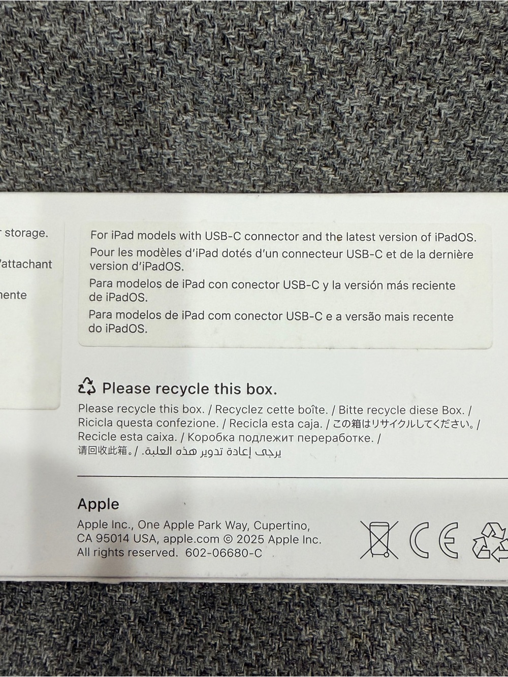 Apple Pencil (USB-C) - White with Green Accents - Picture 5 of 8